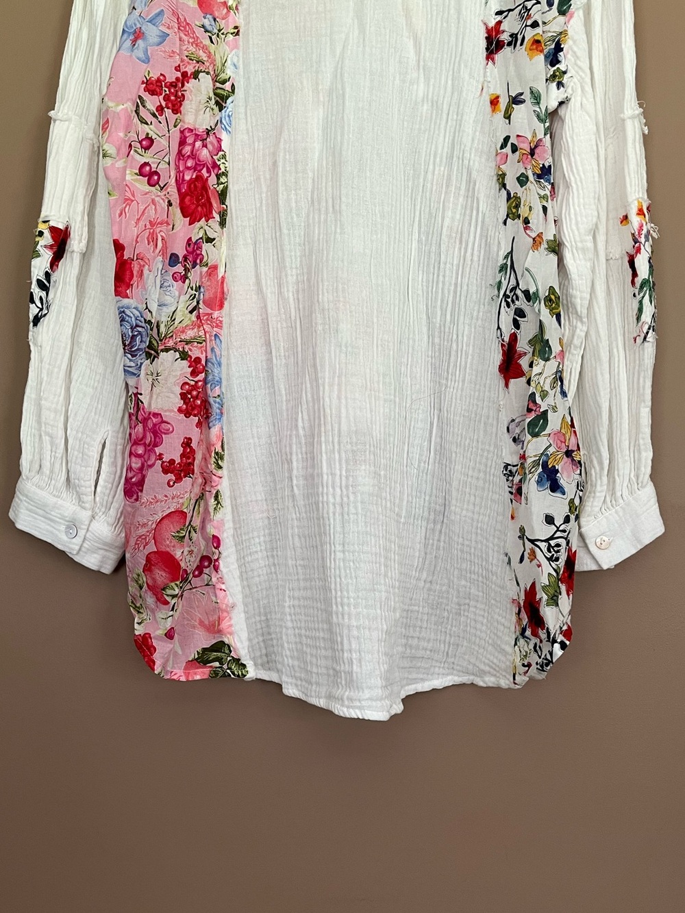 {POL} Oversized Patchwork Button-Down Shirt with Floral Contrast - Womens Small - Picture 7 of 9